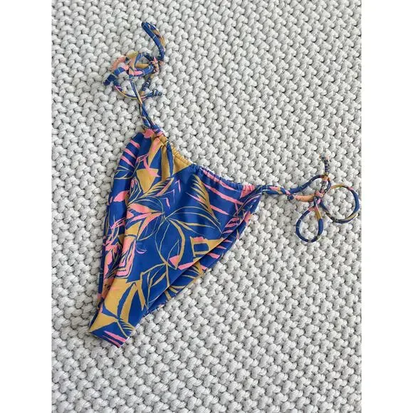Skatie X The Salty Blonde• ‘Kristen’ Bottom in Anguilla - Picture 3 of 16